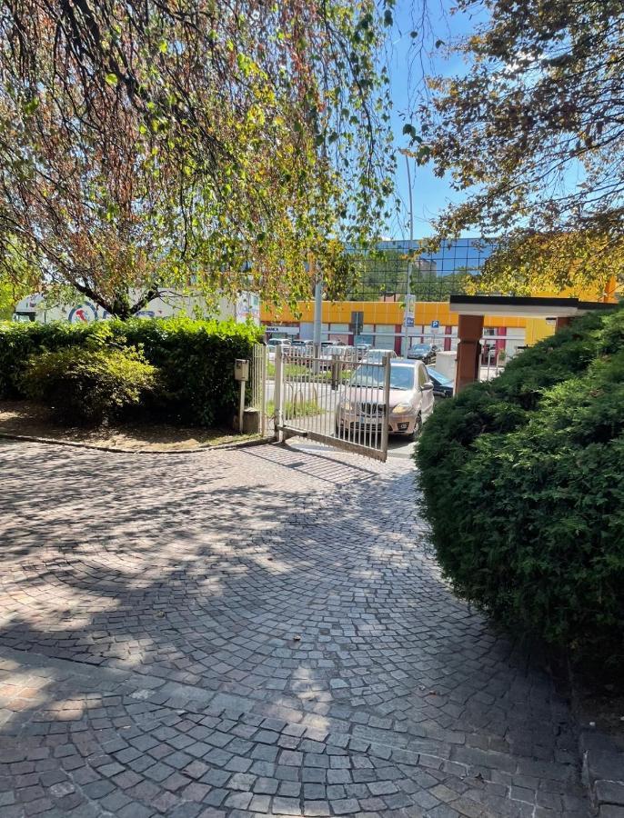 Lovely Apartment In Gallarate Exterior photo